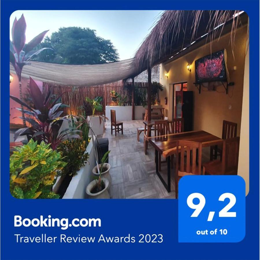 New Friends Hostel & Bar Adults Only 바야돌리드 외부 사진