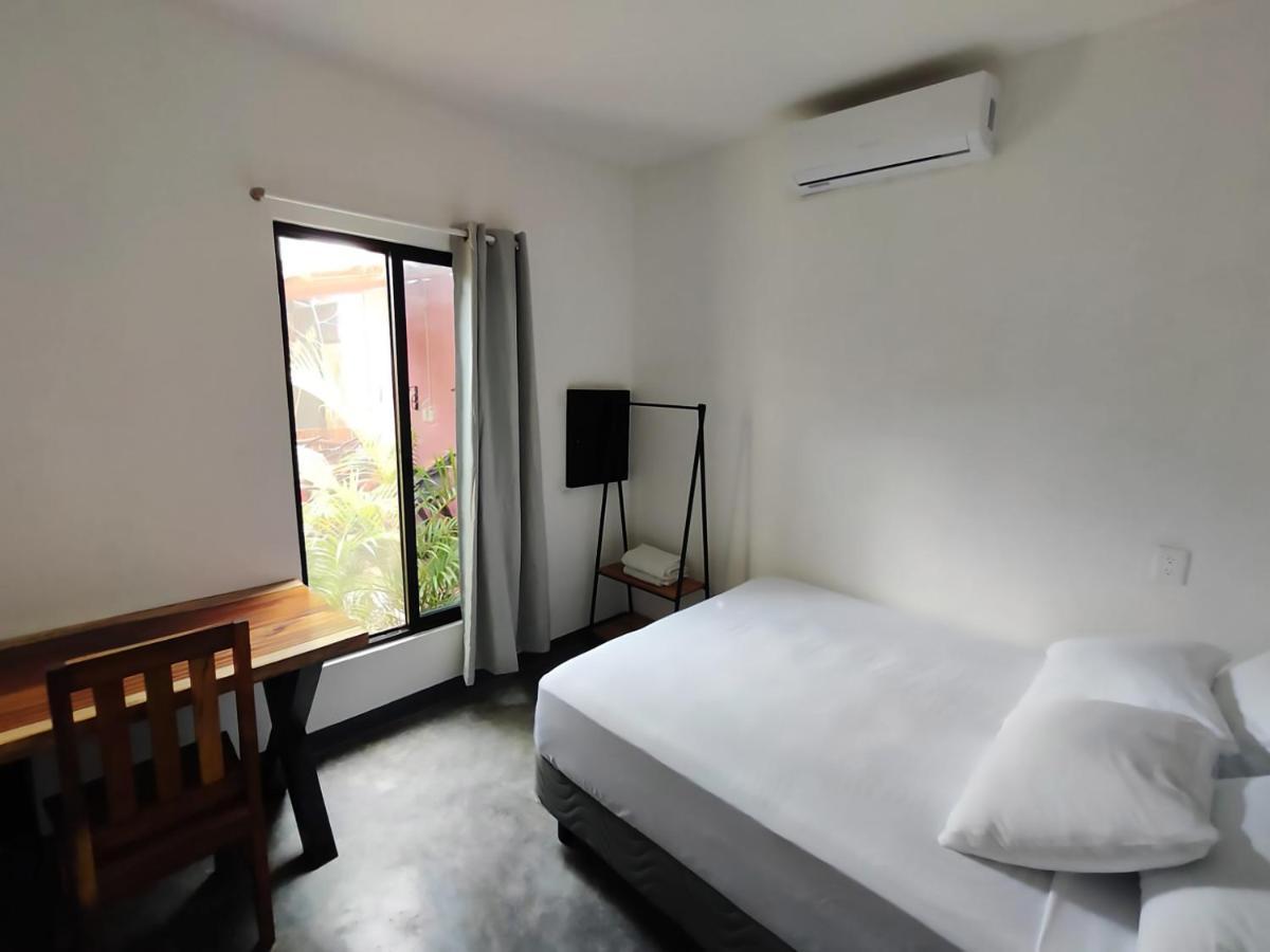 New Friends Hostel & Bar Adults Only 바야돌리드 외부 사진