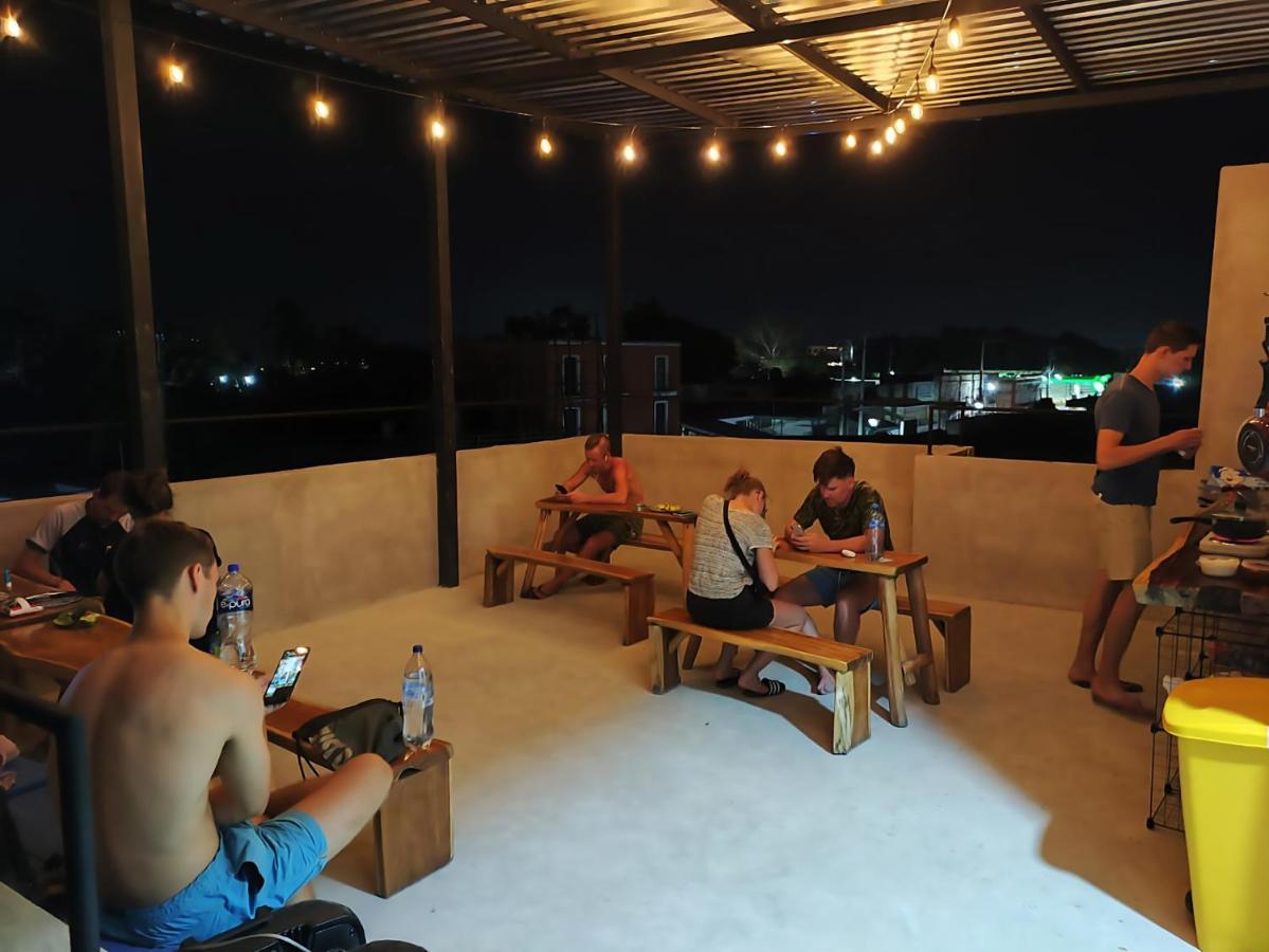 New Friends Hostel & Bar Adults Only 바야돌리드 외부 사진