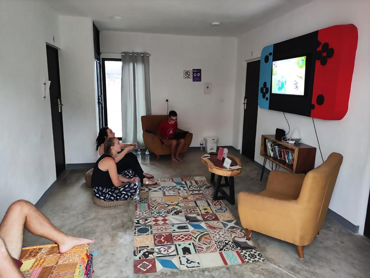 New Friends Hostel & Bar Adults Only 바야돌리드 외부 사진