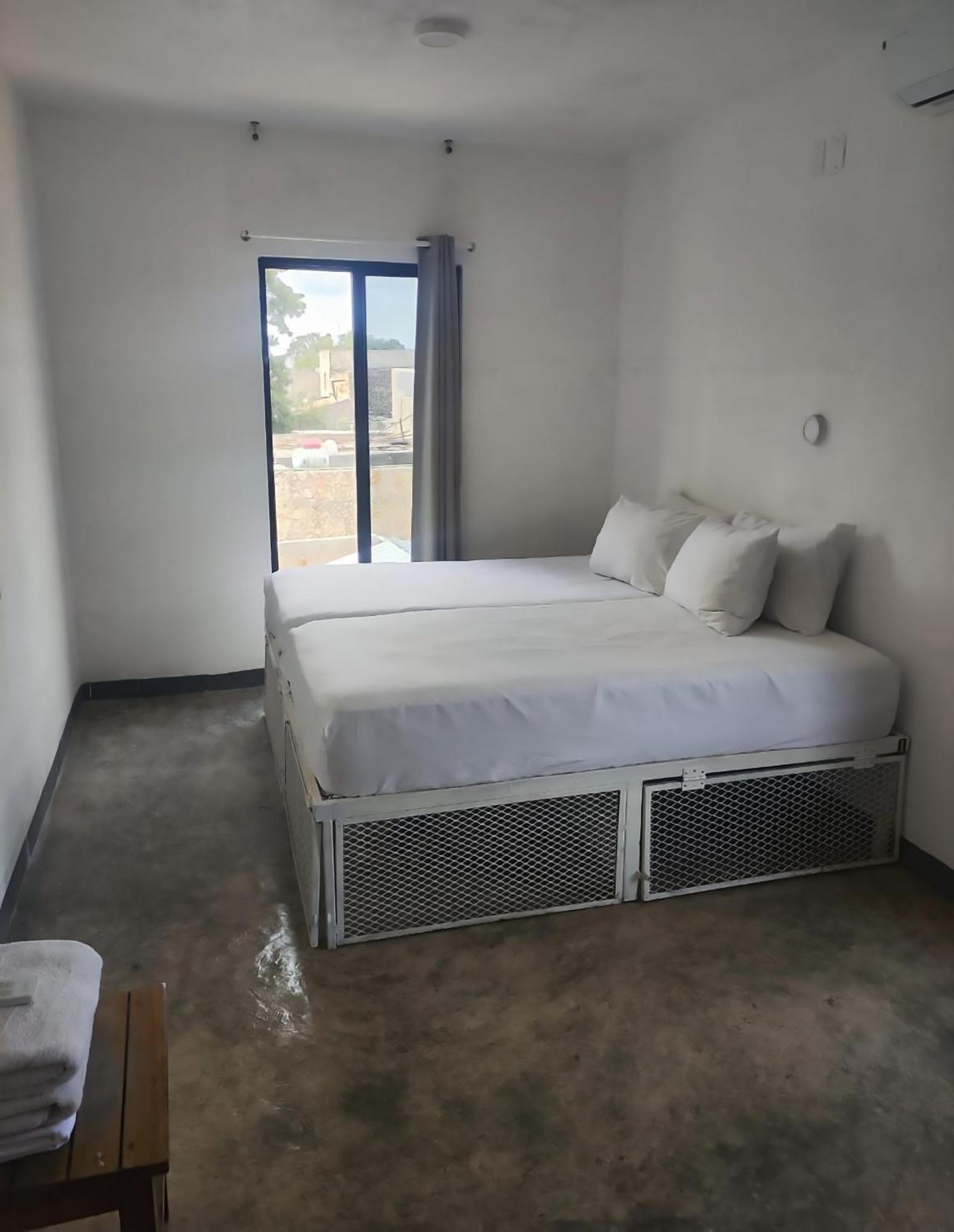 New Friends Hostel & Bar Adults Only 바야돌리드 외부 사진