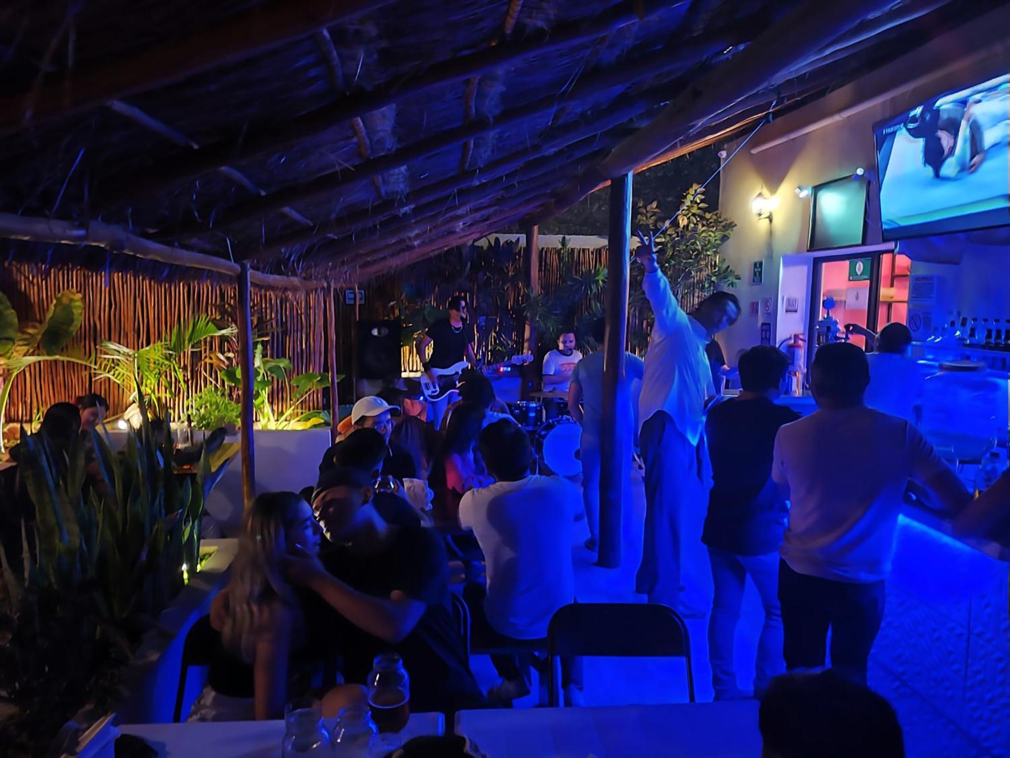 New Friends Hostel & Bar Adults Only 바야돌리드 외부 사진