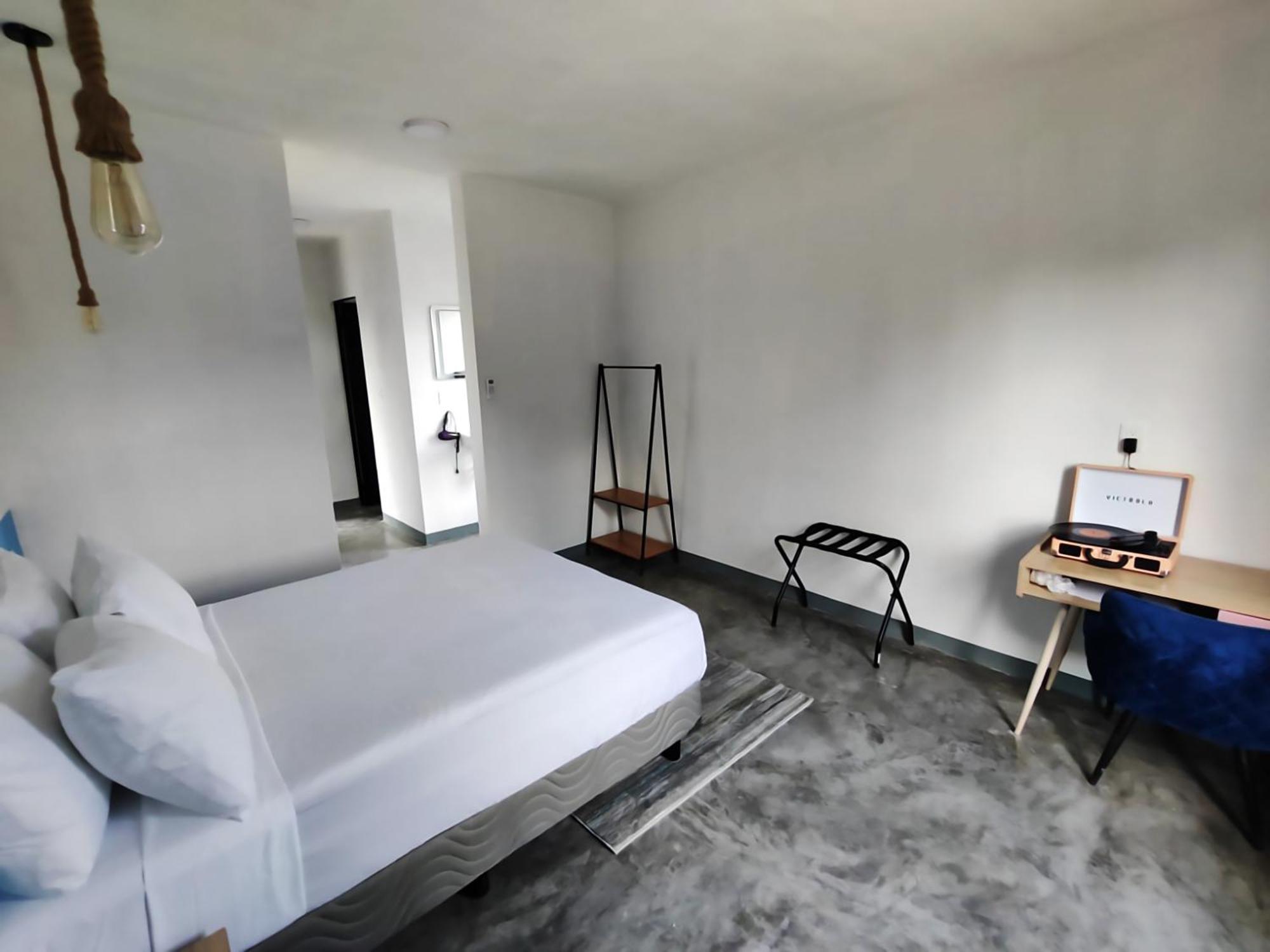 New Friends Hostel & Bar Adults Only 바야돌리드 외부 사진