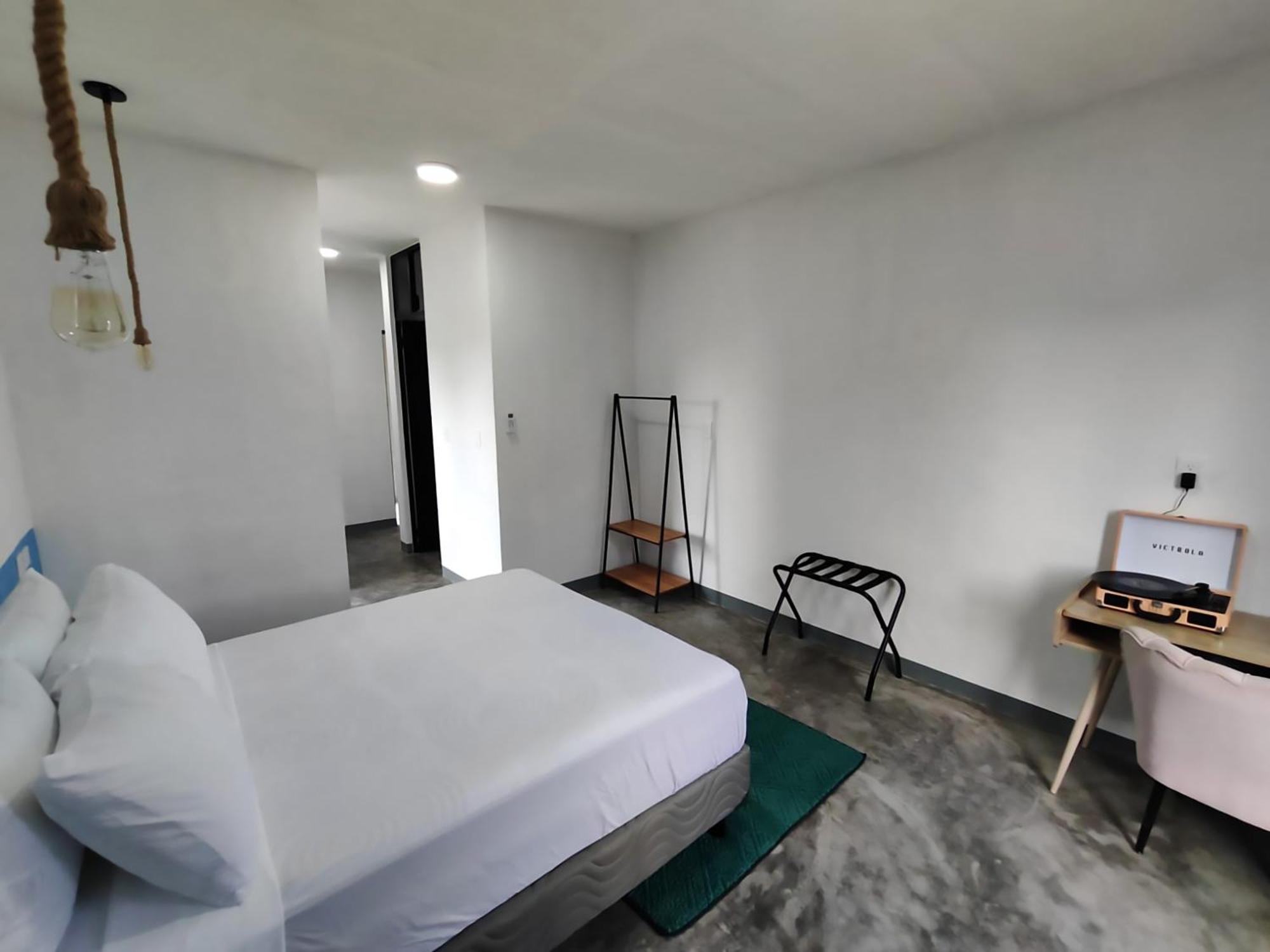New Friends Hostel & Bar Adults Only 바야돌리드 외부 사진