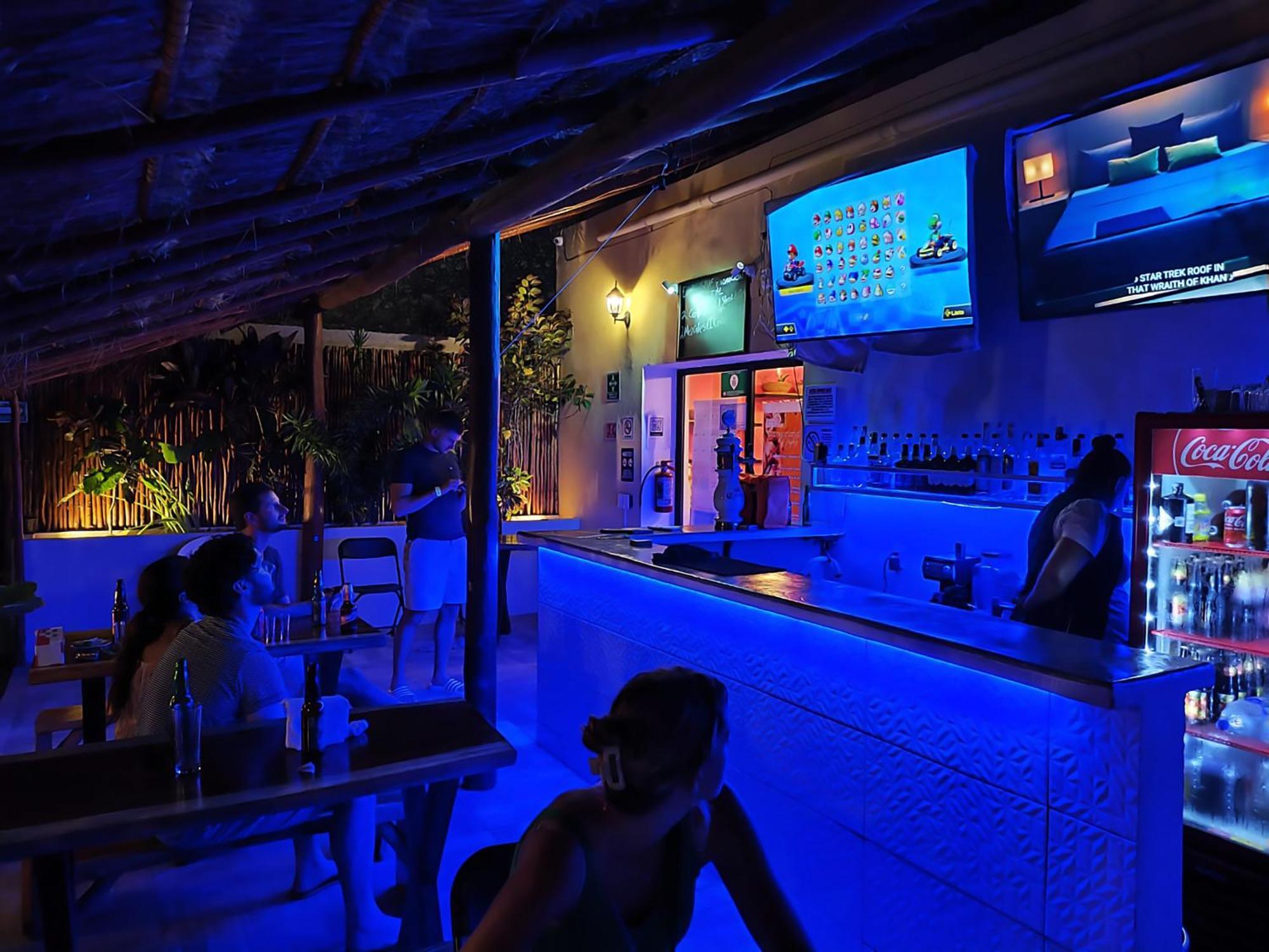 New Friends Hostel & Bar Adults Only 바야돌리드 외부 사진