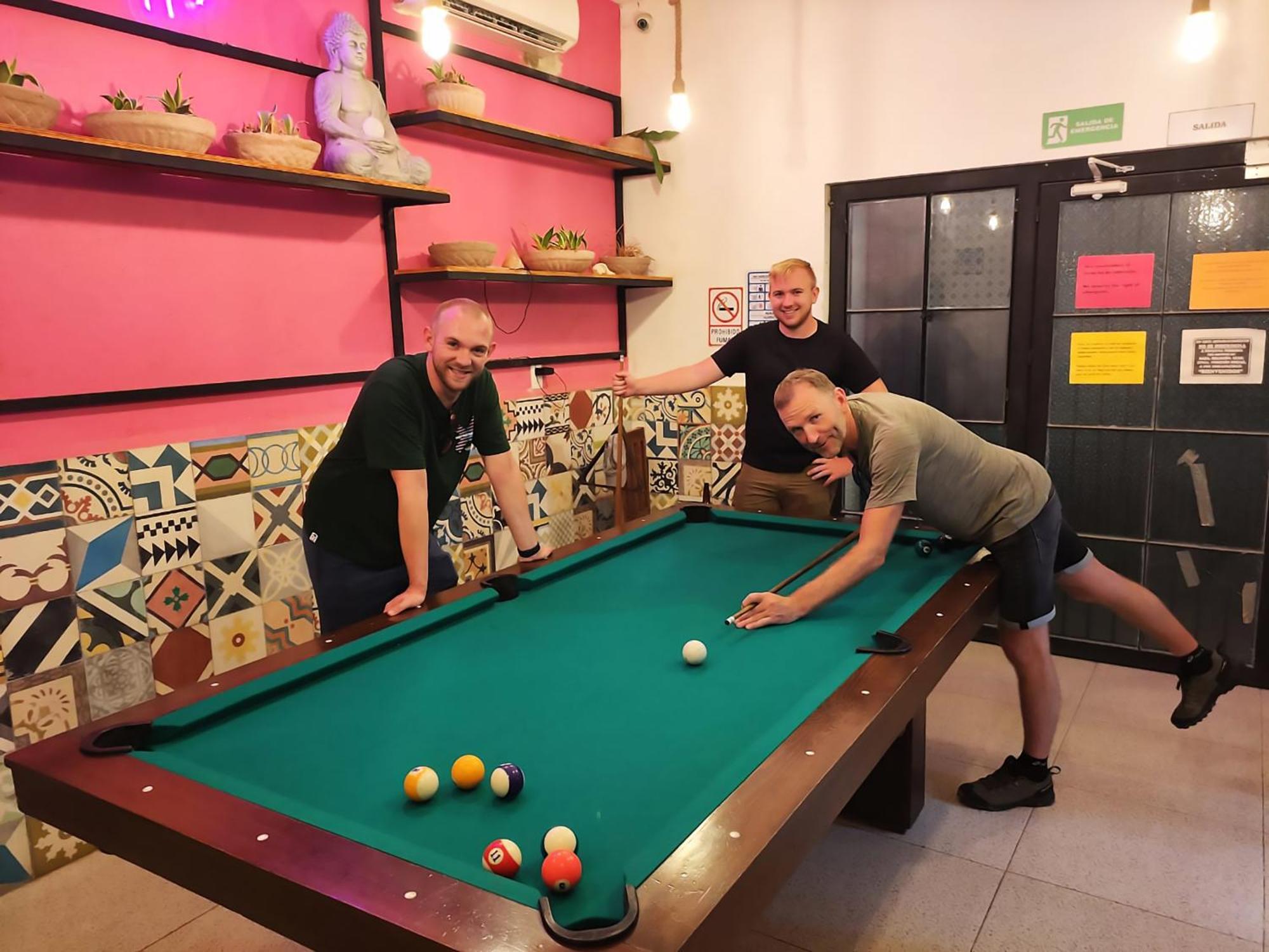 New Friends Hostel & Bar Adults Only 바야돌리드 외부 사진